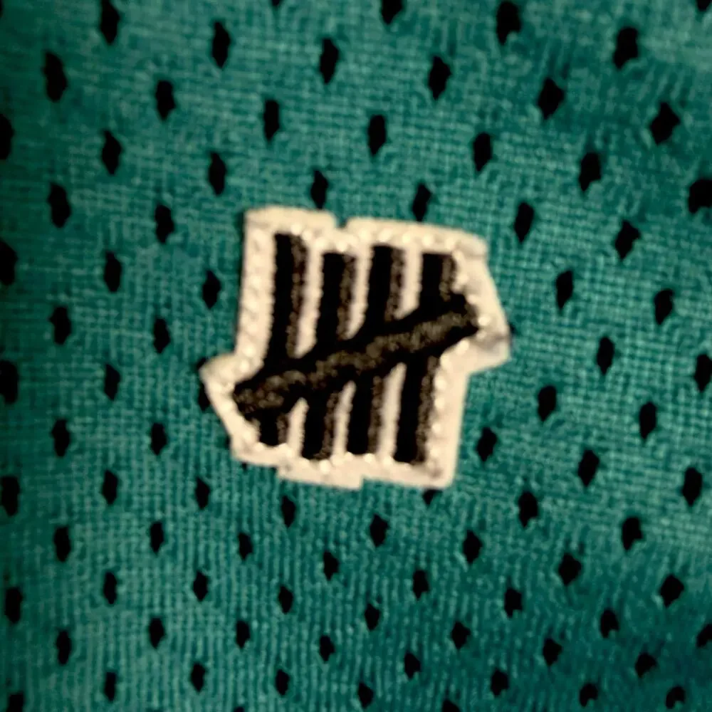 Undefeated Teal Green Aztec Men's Medium Basketball Mesh Jersey Streetwear